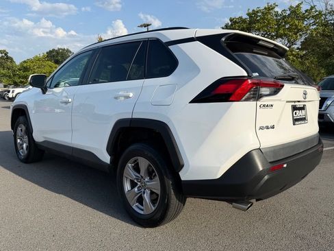 Used 2022 Toyota RAV4 XLE FWD image 5