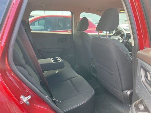 Used 2023 Nissan Rogue S AWD/4WD image 3