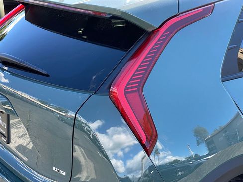 New 2026 Kia Niro EX image 3