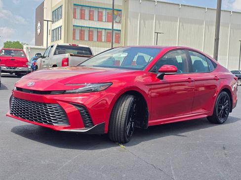 Certified 2025 Toyota Camry SE w/ Convenience Package AWD/4WD image 4