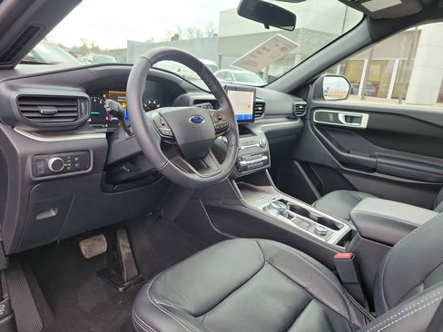 Certified 2020 Ford Explorer XLT w/ Comfort Package image 20