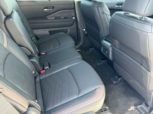 New 2025 Nissan Pathfinder Platinum w/ Cargo Package image 22