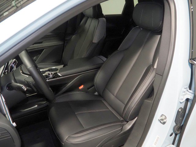 Used 2024 Cadillac Lyriq Tech AWD/4WD image 14