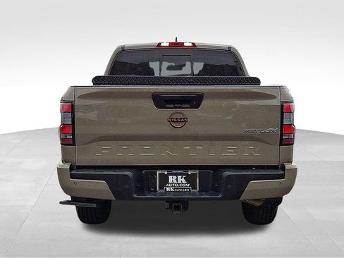 Used 2022 Nissan Frontier PRO-4X image 5
