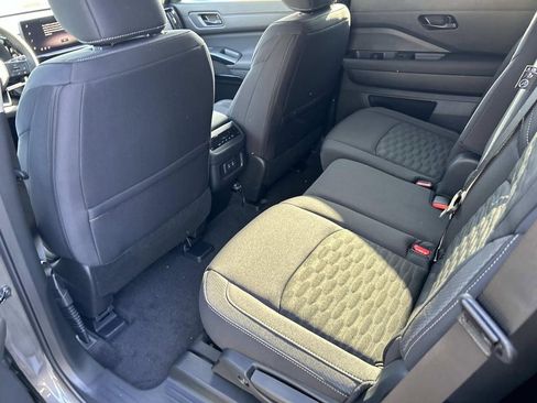 New 2026 Nissan Pathfinder SV w/ SV Premium Package FWD image 18