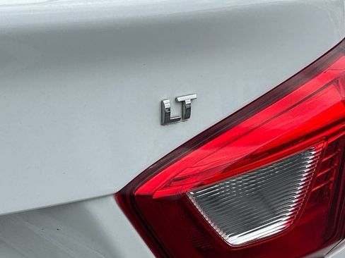 Used 2018 Chevrolet Cruze LT image 5