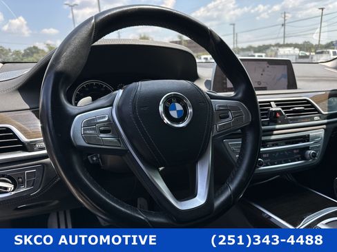 Used 2016 BMW 740i image 19