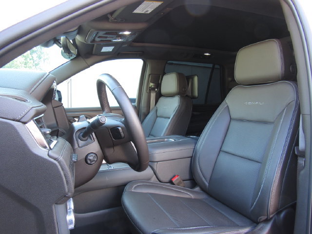 Used 2023 GMC Yukon Denali w/ Denali Reserve Package AWD/4WD image 11