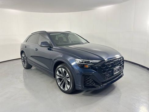 Used 2025 Audi Q8 Premium Plus w/ Premium Plus Package AWD/4WD image 3