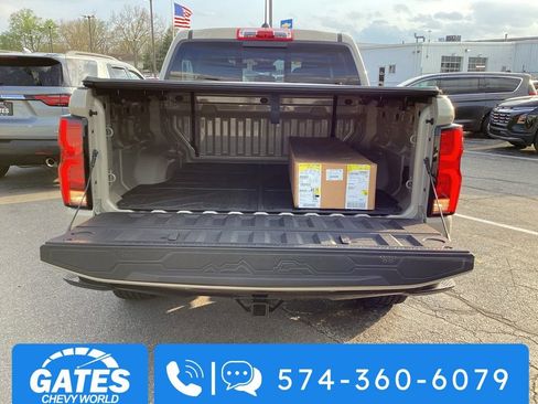Used 2024 Chevrolet Colorado Z71 w/ Z71 Convenience Package 2 AWD/4WD image 10
