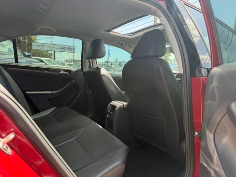 Used 2016 Volkswagen Jetta SEL FWD image 12