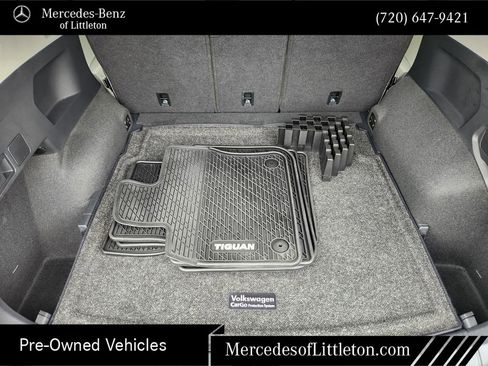 Used 2024 Volkswagen Tiguan SE AWD/4WD image 32