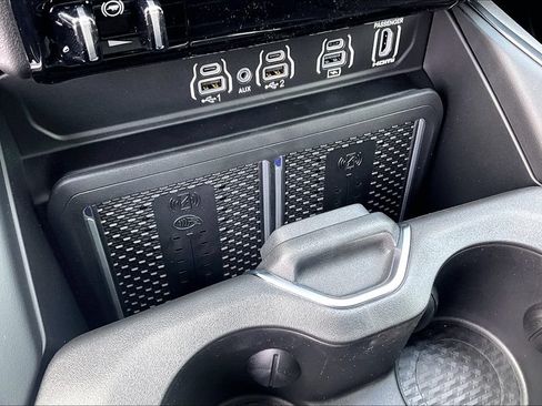 New 2026 RAM 1500 Laramie w/ Night Edition AWD/4WD image 17
