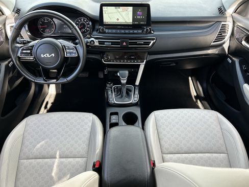 Used 2022 Kia Seltos SX w/ Sunroof Package AWD/4WD image 13