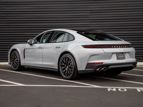 New 2026 Porsche Panamera RWD image 3