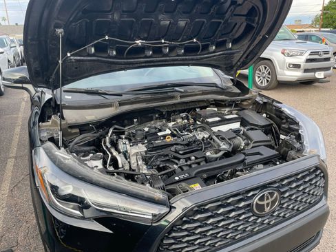 Used 2025 Toyota Corolla Cross LE image 31