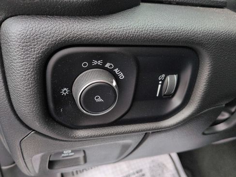 Used 2024 RAM 1500 Laramie AWD/4WD image 18