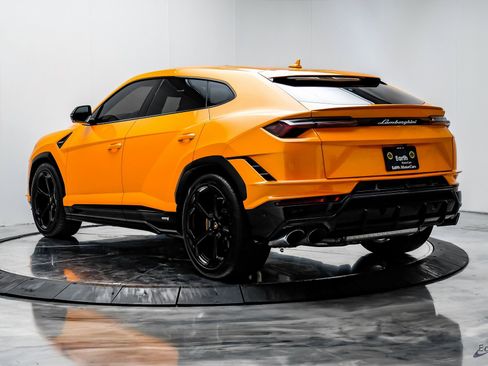 Used 2024 Lamborghini Urus S image 9