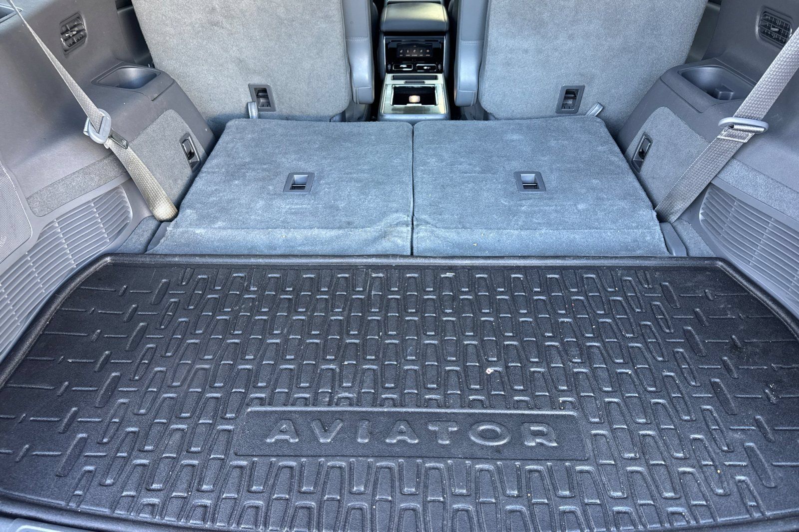 Used 2021 Lincoln Aviator Reserve w/ Equipment Group 202A AWD/4WD image 16