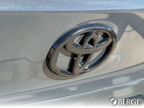 Used 2025 Toyota Camry LE image 10