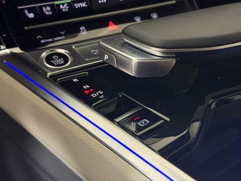 Used 2024 Audi Q8 e-tron Prestige AWD/4WD image 18