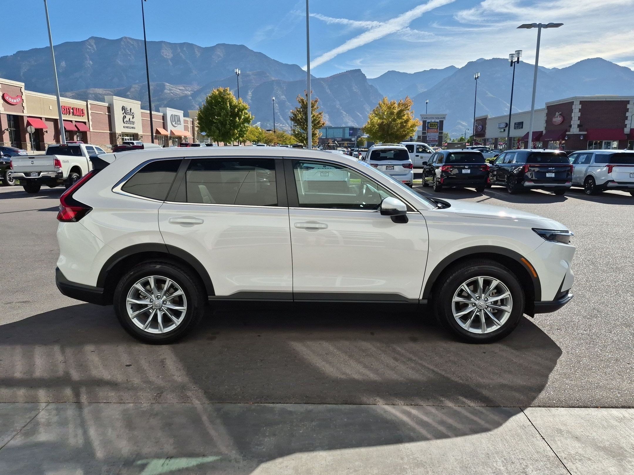 Used 2025 Honda CR-V EX-L image 2
