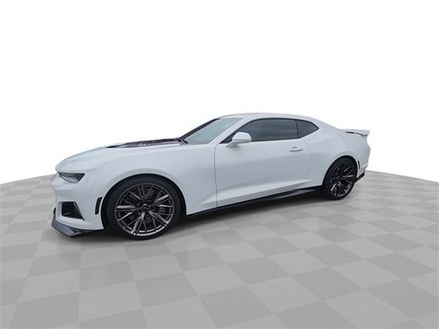 Used 2023 Chevrolet Camaro ZL1 image 4