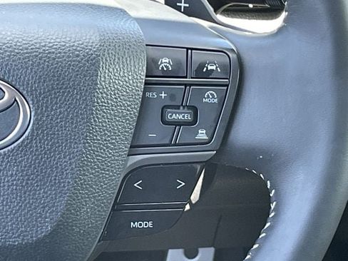 Used 2025 Toyota Camry SE FWD image 13