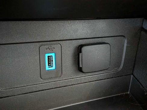 Used 2019 Ford Escape Titanium image 32