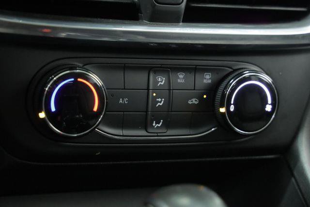 Used 2024 Buick Encore GX Preferred FWD image 19