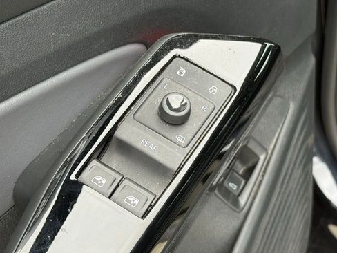 Used 2023 Volkswagen ID.4 Pro S RWD image 12