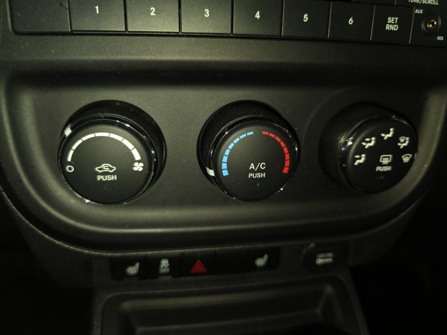 Used 2011 Jeep Patriot Latitude AWD/4WD image 17