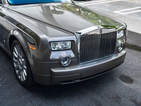 Used 2004 Rolls-Royce Phantom Sedan RWD image 4