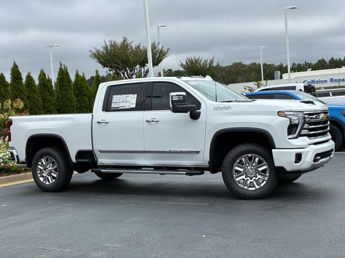 New 2026 Chevrolet Silverado 2500 High Country w/ Technology Package AWD/4WD image 3