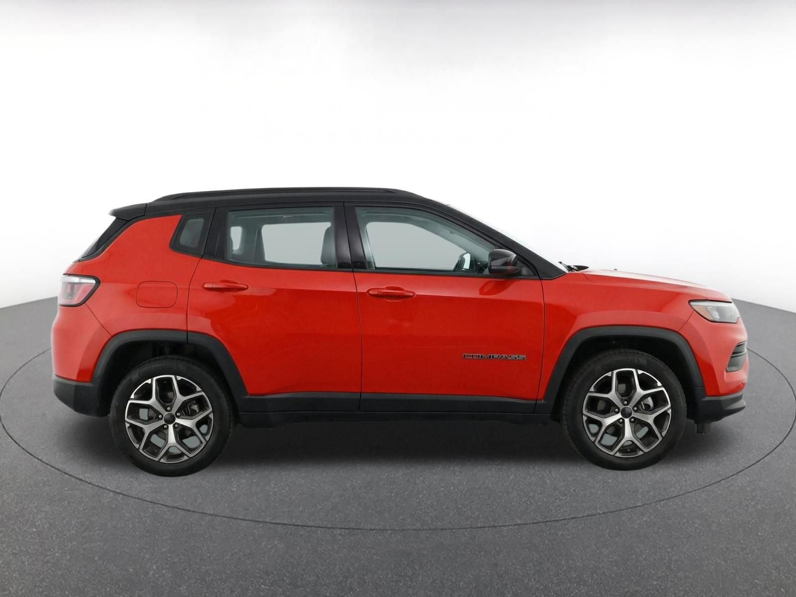 Used 2025 Jeep Compass Limited AWD/4WD image 13