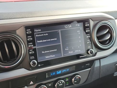 Used 2022 Toyota Tacoma TRD Sport image 28