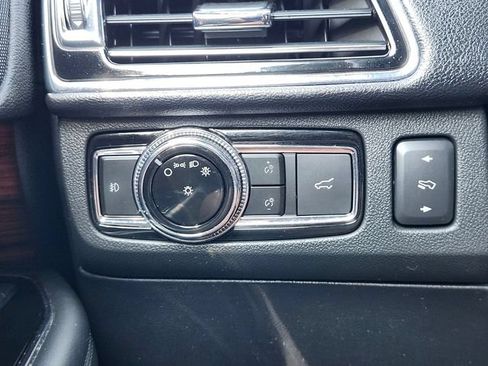 Used 2019 Lincoln Navigator L Select AWD/4WD image 26