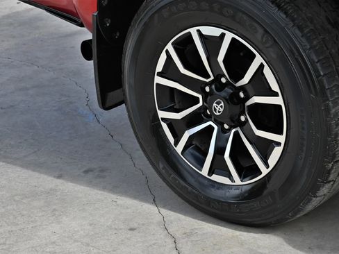 Used 2021 Toyota Tacoma TRD Sport image 9