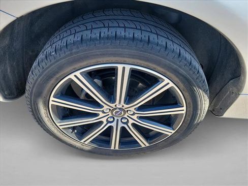 Used 2015 Volvo XC60 T5 Premier image 11