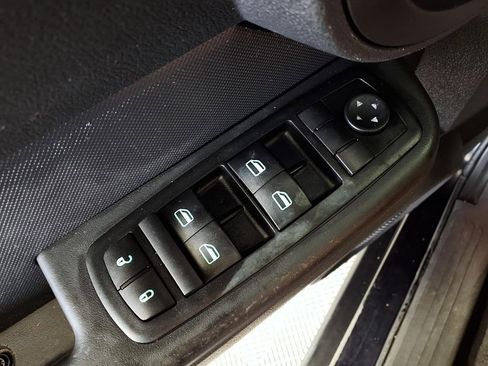 Used 2011 Dodge Nitro Heat image 25