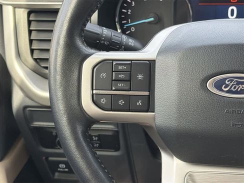 Used 2023 Ford Expedition Max XLT image 13