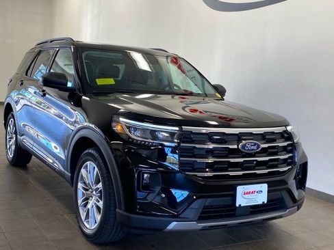 New 2026 Ford Explorer Active w/ Active Comfort Package image 2