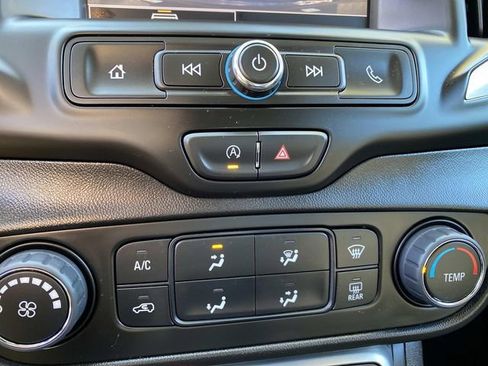 Used 2024 GMC Terrain SLE image 11