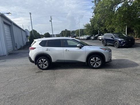 Used 2023 Nissan Rogue SV w/ SV Premium B Package AWD/4WD image 4