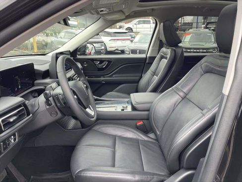 Used 2025 Lincoln Aviator Reserve w/ Illumination Package image 14