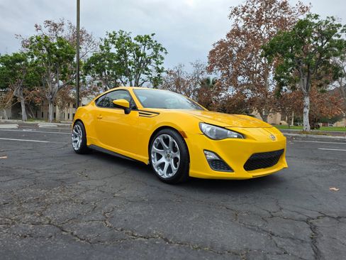 Used 2015 Scion FR-S Release Series 1.0 RWD image 1