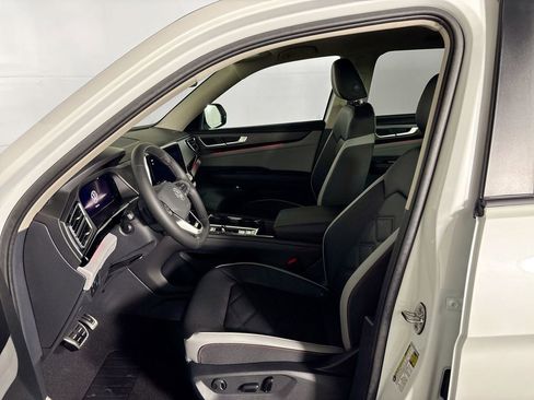 New 2026 Volkswagen Atlas Peak Edition AWD/4WD image 11