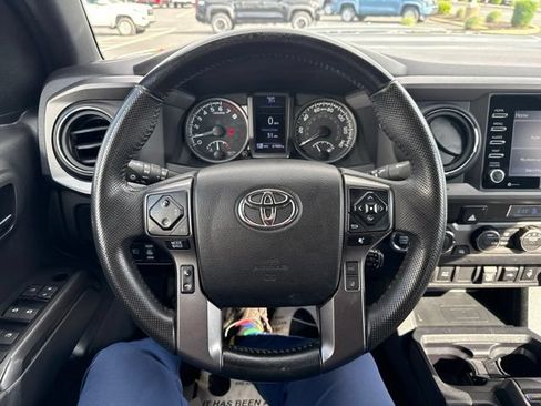 Used 2022 Toyota Tacoma TRD Sport AWD/4WD image 16