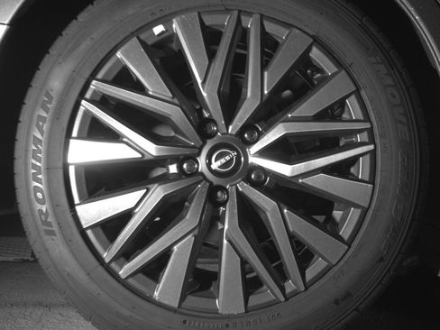 Used 2025 Nissan Altima 2.5 SV FWD image 15