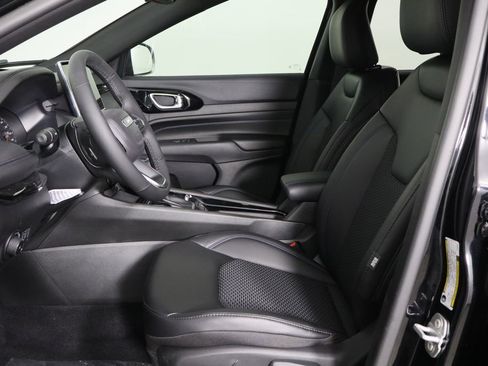 New 2026 Jeep Compass Latitude AWD/4WD image 13